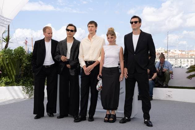 Urchin Photocall - The 78th Annual Cannes Film Festival Archie Pearch, Frank Dillane, Harris Dickinson, Megan Northam and Scott O Donnell pose during the Urchin photocall at the 78th annual Cannes Film Festival at Palais des Festivals on May 17, 2025 in Cannes, France., Credit:Olivier Huitel Avalon France, Cannes  Copyright: xOlivierxHuitelx xAvalonx 1000201814