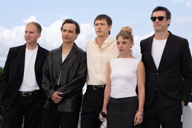 Urchin Photocall - The 78th Annual Cannes Film Festival Archie Pearch, Frank Dillane, Harris Dickinson, Megan Northam and Scott O Donnell pose during the Urchin photocall at the 78th annual Cannes Film Festival at Palais des Festivals on May 17, 2025 in Cannes, France., Credit:Olivier Huitel Avalon France, Cannes  Copyright: xOlivierxHuitelx xAvalonx 1000201857