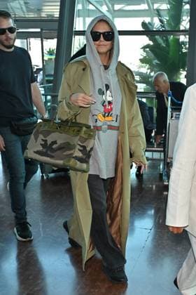 Cannes Heidi Klum At Nice Airport JR Heidi Klum arriving at Nice airport ahead 78th Cannes Film Festival in Nice, France on May, 17, 2025. Photo by Julien Reynaud APS-Medias ABACAPRESS.COM Nice France  Copyright: xReynaudxJulien APS-Medias ABACAx