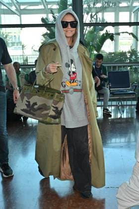 Cannes Heidi Klum At Nice Airport JR Heidi Klum arriving at Nice airport ahead 78th Cannes Film Festival in Nice, France on May, 17, 2025. Photo by Julien Reynaud APS-Medias ABACAPRESS.COM Nice France  Copyright: xReynaudxJulien APS-Medias ABACAx