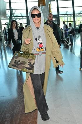 Cannes Heidi Klum At Nice Airport JR Heidi Klum arriving at Nice airport ahead 78th Cannes Film Festival in Nice, France on May, 17, 2025. Photo by Julien Reynaud APS-Medias ABACAPRESS.COM Nice France  Copyright: xReynaudxJulien APS-Medias ABACAx