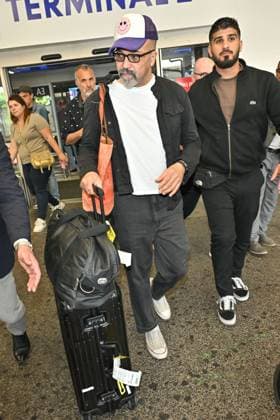 Cannes Jeffrey Wright At Nice Airport JR Jeffrey Wright arriving at Nice airport ahead 78th Cannes Film Festival in Nice, France on May, 17, 2025. Photo by Julien Reynaud APS-Medias ABACAPRESS.COM Nice France  Copyright: xReynaudxJulien APS-Medias ABACAx