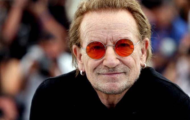 Bono Stories Of Surrender photocall at the 78th Cannes International Film Festival Bono au photocall de Bono Stories Of Surrender lors du 78ème Festival International du Film de Cannes, au Palais des Festivals in Cannes, France, on May 17, 2025 Jacovides Moreau Bestimage Singer Bono during the Bono Stories Of Surrender photocall at the 78th annual Cannes Film Festival at Palais des Festivals in Cannes, France, on May 17, 2025 Cannes France  Copyright: xJACOVIDES-MOREAUx xBESTIMAGExJACOVIDES-MOREAUx xBESTIMAGEx