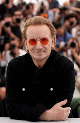 Bono Stories Of Surrender photocall at the 78th Cannes International Film Festival Bono au photocall de Bono Stories Of Surrender lors du 78ème Festival International du Film de Cannes, au Palais des Festivals in Cannes, France, on May 17, 2025 Jacovides Moreau Bestimage Singer Bono during the Bono Stories Of Surrender photocall at the 78th annual Cannes Film Festival at Palais des Festivals in Cannes, France, on May 17, 2025 Cannes France  Copyright: xJACOVIDES-MOREAUx xBESTIMAGExJACOVIDES-MOREAUx xBESTIMAGEx