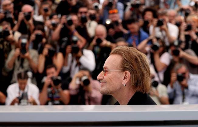 Bono Stories Of Surrender photocall at the 78th Cannes International Film Festival Bono au photocall de Bono Stories Of Surrender lors du 78ème Festival International du Film de Cannes, au Palais des Festivals in Cannes, France, on May 17, 2025 Jacovides Moreau Bestimage Singer Bono during the Bono Stories Of Surrender photocall at the 78th annual Cannes Film Festival at Palais des Festivals in Cannes, France, on May 17, 2025 Cannes France  Copyright: xJACOVIDES-MOREAUx xBESTIMAGExJACOVIDES-MOREAUx xBESTIMAGEx