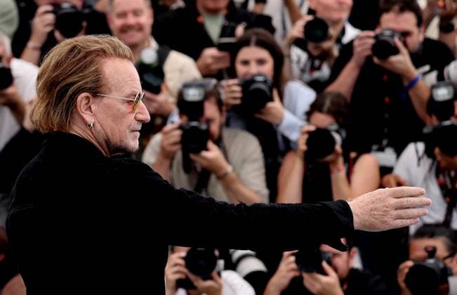 Bono Stories Of Surrender photocall at the 78th Cannes International Film Festival Bono au photocall de Bono Stories Of Surrender lors du 78ème Festival International du Film de Cannes, au Palais des Festivals in Cannes, France, on May 17, 2025 Jacovides Moreau Bestimage Singer Bono during the Bono Stories Of Surrender photocall at the 78th annual Cannes Film Festival at Palais des Festivals in Cannes, France, on May 17, 2025 Cannes France  Copyright: xJACOVIDES-MOREAUx xBESTIMAGExJACOVIDES-MOREAUx xBESTIMAGEx