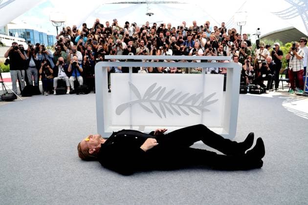 Bilder des Jahres 2025, Entertainment 05 Mai Entertainment Themen der Woche KW20 Entertainment Bilder des Tages Bono Stories Of Surrender photocall at the 78th Cannes International Film Festival Bono au photocall de Bono Stories Of Surrender lors du 78ème Festival International du Film de Cannes, au Palais des Festivals in Cannes, France, on May 17, 2025 Jacovides Moreau Bestimage Singer Bono during the Bono Stories Of Surrender photocall at the 78th annual Cannes Film Festival at Palais des Festivals in Cannes, France, on May 17, 2025 Cannes France  Copyright: xJACOVIDES-MOREAUx xBESTIMAGExJACOVIDES-MOREAUx xBESTIMAGEx