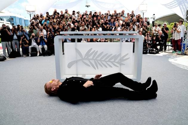 Bono Stories Of Surrender photocall at the 78th Cannes International Film Festival Bono au photocall de Bono Stories Of Surrender lors du 78ème Festival International du Film de Cannes, au Palais des Festivals in Cannes, France, on May 17, 2025 Jacovides Moreau Bestimage Singer Bono during the Bono Stories Of Surrender photocall at the 78th annual Cannes Film Festival at Palais des Festivals in Cannes, France, on May 17, 2025 Cannes France  Copyright: xJACOVIDES-MOREAUx xBESTIMAGExJACOVIDES-MOREAUx xBESTIMAGEx