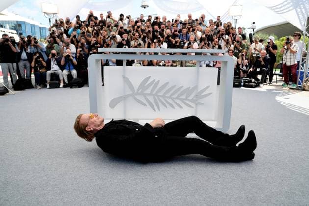 Bono Stories Of Surrender photocall at the 78th Cannes International Film Festival Bono au photocall de Bono Stories Of Surrender lors du 78ème Festival International du Film de Cannes, au Palais des Festivals in Cannes, France, on May 17, 2025 Jacovides Moreau Bestimage Singer Bono during the Bono Stories Of Surrender photocall at the 78th annual Cannes Film Festival at Palais des Festivals in Cannes, France, on May 17, 2025 Cannes France  Copyright: xJACOVIDES-MOREAUx xBESTIMAGExJACOVIDES-MOREAUx xBESTIMAGEx