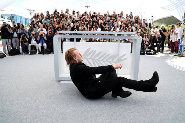 Bono Stories Of Surrender photocall at the 78th Cannes International Film Festival Bono au photocall de Bono Stories Of Surrender lors du 78ème Festival International du Film de Cannes, au Palais des Festivals in Cannes, France, on May 17, 2025 Jacovides Moreau Bestimage Singer Bono during the Bono Stories Of Surrender photocall at the 78th annual Cannes Film Festival at Palais des Festivals in Cannes, France, on May 17, 2025 Cannes France  Copyright: xJACOVIDES-MOREAUx xBESTIMAGExJACOVIDES-MOREAUx xBESTIMAGEx