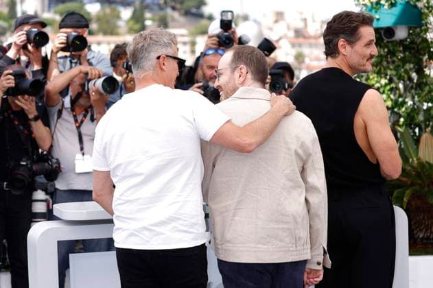 Pedro Pascal, Ari Aster and Joaquin Phoenix at the photocall for the feature film Eddington at the Festival de Cannes 2025 78 Cannes International Film Festival at the Palais des Festivals Cannes, 17 05 2025 Foto:xD.xBedrosianx xFuturexImagex eddington_call_5506