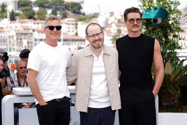 Pedro Pascal, Ari Aster and Joaquin Phoenix at the photocall for the feature film Eddington at the Festival de Cannes 2025 78 Cannes International Film Festival at the Palais des Festivals Cannes, 17 05 2025 Foto:xD.xBedrosianx xFuturexImagex eddington_call_5507