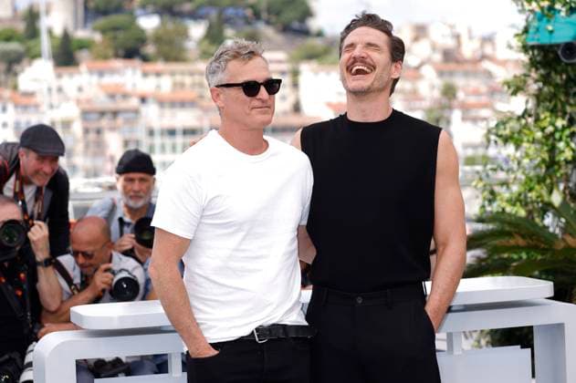 Joaquin Phoenix and Pedro Pascal at the photocall for the feature film Eddington at the Festival de Cannes 2025 78 Cannes International Film Festival at the Palais des Festivals Cannes, 17 05 2025 Foto:xD.xBedrosianx xFuturexImagex eddington_call_5510