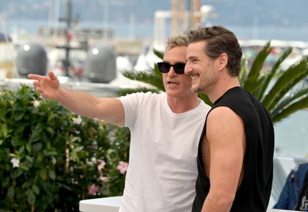 Eddington Photocall at 78th Festival de Cannes - Cannes, France CANNES, FRANCE. May 17, 2025: Joaquin Phoenix & Pedro Pascal at the photocall for Eddington at the 78th Festival de Cannes. Picture: Paul Smith Featureflash Cannes France  Copyright: xPaulxSmithx xFeatureflashx