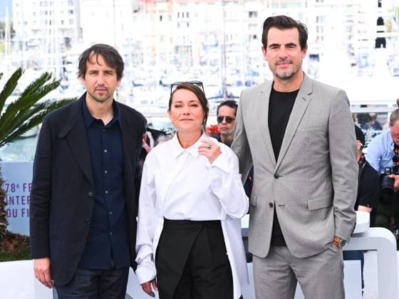 Cannes, France, Cannes: Cannes, 78th Cannes Film Festival 2025 - day 5 - Photocall of the film The Great Arch. In the picture StÃ phane Demoustier, Sidse Babett Knudsen and Claes Bang Cannes Cannes  - ZUMAp169 20250517_zea_p169_484 Copyright: xAlbertoxTerenghix
