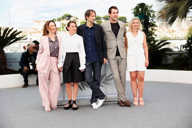78eme Festival International du Film de Cannes Photocall du film Linconnu de la grande arche 78th International Cannes Film Festival Photocall with cast of Linconnu de la grande arche movie 444473 2025 05 17 Cannes France Demoustier, Stéphane Knudsen, Sidse Babett Bang, Claes Meynard, Muriel Gade, Marie  Copyright: xIvankaxVoisinx xStarfacex STAR_444473_001