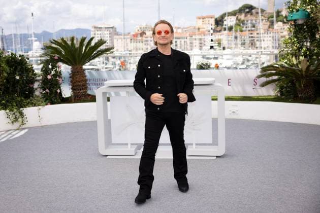 Bono Stories Of Surrender photocall at the 78th Cannes International Film Festival Bono au photocall de Bono Stories Of Surrender lors du 78ème Festival International du Film de Cannes, au Palais des Festivals in Cannes, France, on May 17, 2025 Jacovides Moreau Bestimage Singer Bono during the Bono Stories Of Surrender photocall at the 78th annual Cannes Film Festival at Palais des Festivals in Cannes, France, on May 17, 2025 Cannes France  Copyright: xJACOVIDES-MOREAUx xBESTIMAGExJACOVIDES-MOREAUx xBESTIMAGEx