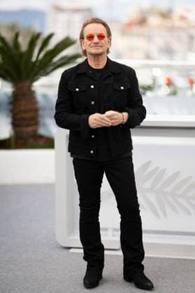 Bono Stories Of Surrender photocall at the 78th Cannes International Film Festival Bono au photocall de Bono Stories Of Surrender lors du 78ème Festival International du Film de Cannes, au Palais des Festivals in Cannes, France, on May 17, 2025 Jacovides Moreau Bestimage Singer Bono during the Bono Stories Of Surrender photocall at the 78th annual Cannes Film Festival at Palais des Festivals in Cannes, France, on May 17, 2025 Cannes France  Copyright: xJACOVIDES-MOREAUx xBESTIMAGExJACOVIDES-MOREAUx xBESTIMAGEx