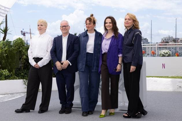 Cannes - Presidents Of The Juries Photocall Certain Regard Jury President Molly Manning Walker, Festival Director Thierry Frémaux, Camera d Or Jury President Alice Rohrwacher, Jury President Juliette Binoche and President of the Short Films Jury Maren Ade pose during the Les Presidentes Des Jurys Du 78 Festival De Cannes photocall at the 78th annual Cannes Film Festival at Palais des Festivals on May 17, 2025 in Cannes, France. Photo by Shootpix ABACAPRESS.COM Cannes France  Copyright: xShootpix ABACAx