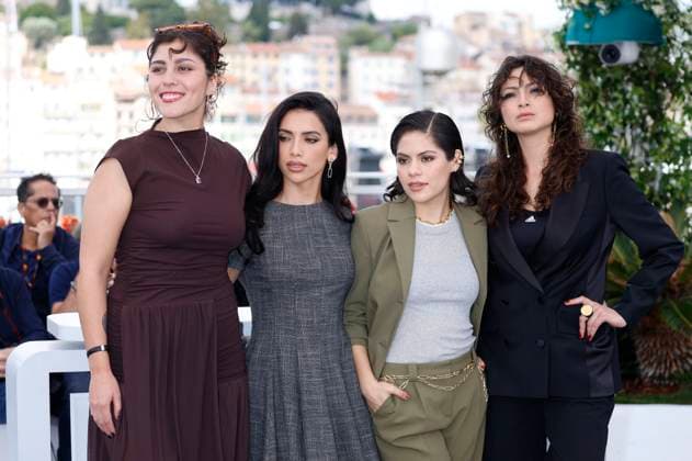 Avril Aurora, Lola Bravo, Daniela Lopez and Paulina Cortes at the photocall for the feature film La Ola La vague The Wave at the Festival de Cannes 2025 78 Cannes International Film Festival at the Palais des Festivals Cannes, 17 05 2025 Foto:xD.xBedrosianx xFuturexImagex wave_5503