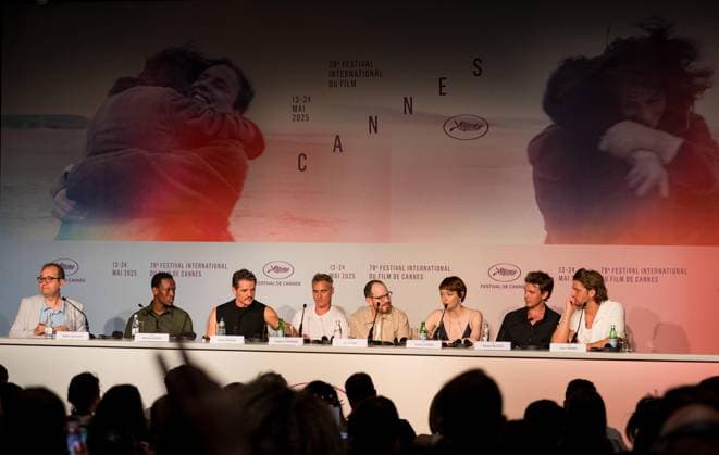 78eme Festival International du Film de Cannes Press conference for the film Eddington 78th Cannes International Film Festival Press conference for the film Eddington 444498 2020 01 17 Cannes France Stone, Emma Pascal, Pedro Ward, Micheal Butler, Austin Aster, Ari Phoenix, Joaquin Grimes, Luke  Copyright: xAnthonyxCarrelx xStarfacex STAR_444498_022