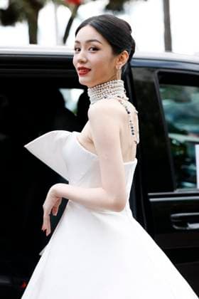 Cannes Zhou Ye leaves Hotel Martinez MP Zhou Ye leaves Hotel Martinez to attend an official screening ahead the 78th annual Cannes Film Festival on May 17, 2025 in Cannes, France. Photo by Marco Piovanotto ABACAPRESS.COM  Copyright: xPiovanottoxMarco ABACAx