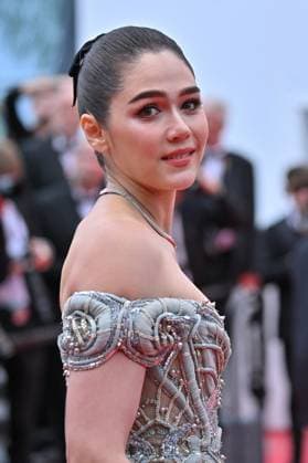 Cannes Nouvelle Vague Screening JR Araya Hargate attending the screening of Nouvelle Vague at 78th Cannes Film Festival in Cannes, France on May, 17, 2025. Photo by Julien Reynaud APS-Medias ABACAPRESS.COM Cannes France  Copyright: xReynaudxJulien APS-Medias ABACAx
