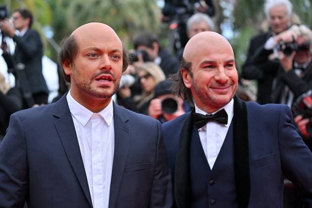 Cannes Nouvelle Vague Screening JR Kev Adams, Michael Youn attending the screening of Nouvelle Vague at 78th Cannes Film Festival in Cannes, France on May, 17, 2025. Photo by Julien Reynaud APS-Medias ABACAPRESS.COM Cannes France  Copyright: xReynaudxJulien APS-Medias ABACAx