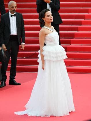 Cannes, 78th Cannes Film Festival 2025 - evening 5 - red carpet of the film Nouvelle Vague Cannes, 78th Cannes Film Festival 2025 - evening 5 - red carpet of the film Nouvelle Vague . In the photo Zoey Deutch Cannes France  Copyright: xIPA ABACAx