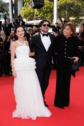 M Montée des marches du film Nouvelle vague lors du 78ème Festival International du Film de Cannes Zoey Deutch, Guillaume Marbeck, Michèle Halberstadt Montée des marches du film Nouvelle vague lors du 78ème Festival International du Film de Cannes, au Palais des Festivals à Cannes Le 17 mai 2025 Jacovides Moreau Bestimage Red carpet for the movie New Wave during the 78th Cannes International Film Festival at the Palais des Festivals in Cannes, France On may 17th 2025 Cannes France  Copyright: xJACOVIDES-MOREAUx xBESTIMAGExJACOVIDES-MOREAUx xBESTIMAGEx