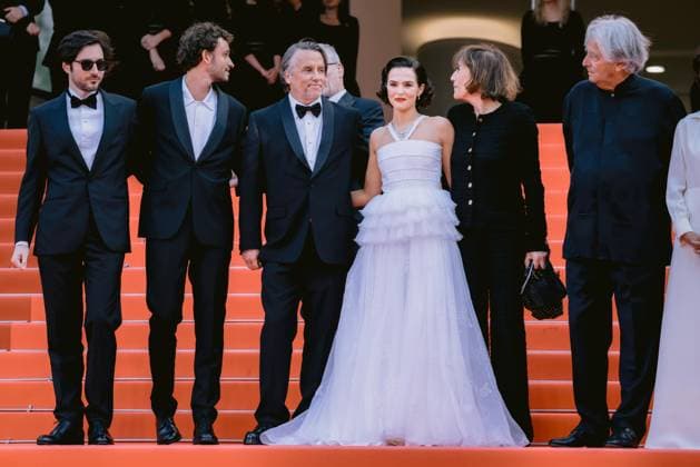 78eme Festival International du Film de Cannes Montée des marches Nouvelle Vague 78th International Cannes Film Festival Red carpet for Nouvelle vague Movie 444514 2025 05 17 Alpes Maritimes Cannes Cap Vert Deutch, Zoey Dullin, Aubry Marbeck, Guillaume Linklater, Richard  Copyright: xTerencexBaelenx STAR_444514_109