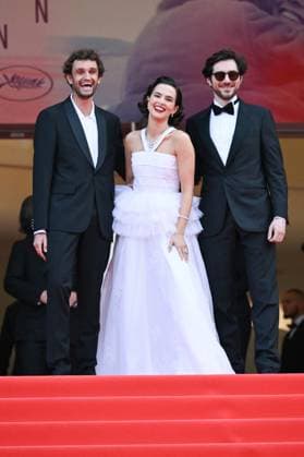 Cannes Nouvelle Vague Premiere AM Aubry Dullin, Zoey Deutch and Guillaume Marbeck attending the Nouvelle Vague (New Wave) Premiere in Cannes, France on May 17, 2025 as part of the 78th Cannes Film Festival. Photo by Aurore Marechal ABACAPRESS.COM Cannes France  Copyright: xMarechalxAurore ABACAx