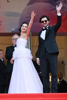 Cannes Nouvelle Vague Premiere AM Zoey Deutch and Guillaume Marbeck attending the Nouvelle Vague (New Wave) Premiere in Cannes, France on May 17, 2025 as part of the 78th Cannes Film Festival. Photo by Aurore Marechal ABACAPRESS.COM Cannes France  Copyright: xMarechalxAurore ABACAx