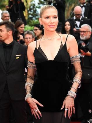 Cannes, France, Cannes: Cannes, 78th Cannes Film Festival 2025 - evening 5 - red carpet of the film Nouvelle Vague. In the Photo Photo Elena Perminova Cannes Cannes  - ZUMAp169 20250517_zea_p169_1911 Copyright: xSimonexComix