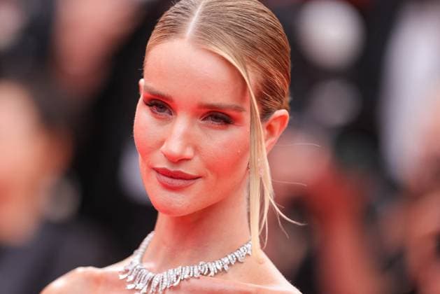 Cannes - Nouvelle Vague Red Carpet Rosie Huntington-Whiteley attends the Nouvelle Vague (New Wave) red carpet at the 78th annual Cannes Film Festival at Palais des Festivals on May 17, 2025 in Cannes, France. Photo by Shootpix ABACAPRESS.COM Cannes France  Copyright: xShootpix ABACAx
