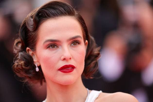 Cannes - Nouvelle Vague Red Carpet Zoey Deutch attends the Nouvelle Vague (New Wave) red carpet at the 78th annual Cannes Film Festival at Palais des Festivals on May 17, 2025 in Cannes, France. Photo by Shootpix ABACAPRESS.COM Cannes France  Copyright: xShootpix ABACAx