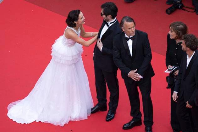 Montée des marches du film Nouvelle vague lors du 78ème Festival International du Film de Cannes Zoey Deutch Montée des marches du film Nouvelle vague lors du 78ème Festival International du Film de Cannes, au Palais des Festivals à Cannes On may 17th 2025 Olivier Borde Bestimage Red carpet for the movie New Wave during the 78th Cannes International Film Festival at the Palais des Festivals in Cannes, France On may 17th 2025 Cannes France  Copyright: xOLIVIERxBORDEx xBESTIMAGExOLIVIERxBORDEx xBESTIMAGEx