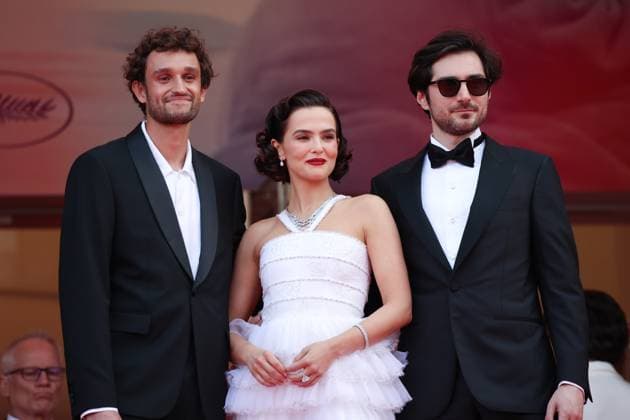 Nouvelle Vague (New Wave) Red Carpet at the 78th Annual Cannes Film Festival Aubry Dullin, Zoey Deutch and Guillaume Marbeck - Nouvelle Vague (New Wave) Red Carpet at the 78th Annual Cannes Film Festival in Cannes, France on May 17, 2025.  Copyright: x Chassery+Courdjix