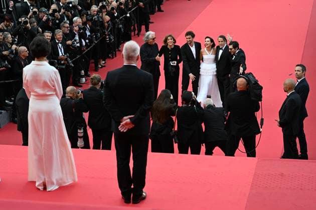 78eme Festival International du Film de Cannes Montée des marches Nouvelle Vague 78th International Cannes Film Festival Red carpet for Nouvelle vague Movie 444521 2025 05 17 France Deutch, Zoey Dullin, Aubry Linklater, Richard Frémaux, Thierry Dati, Rachida Marbeck, Guillaume  Copyright: xSergexArnalx xStarfacex STAR_444521_001