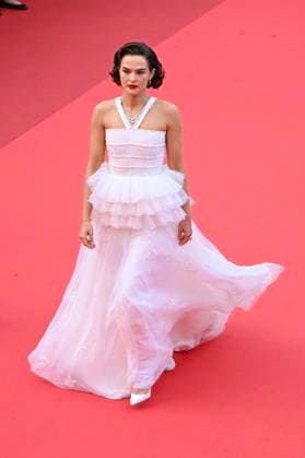 78eme Festival International du Film de Cannes Montée des marches Nouvelle Vague 78th International Cannes Film Festival Red carpet for Nouvelle vague Movie 444521 2025 05 17 France Deutch, Zoey  Copyright: xSergexArnalx xStarfacex STAR_444521_004