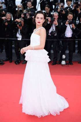 Cannes Nouvelle Vague Red Carpet NG Zoey Deutch attending the ‘Nouvelle Vague (New Wave)’ Screening and Red Carpet at Palais Des Festivals in Cannes, France on May 17 2025 as part of the 78th Cannes Film Festival. Photo by Nicolas Genin ABACAPRESS.COM Cannes France  Copyright: xGeninxNicolas ABACAx