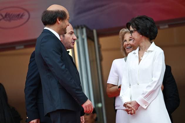 78eme Festival International du Film de Cannes Montée des marches Nouvelle Vague Festival de Cannes 2025 Red carpet Nouvelle vague Michael Youn, Kev Adams, Iris Knobloch, Rachida Dati 444525 2025 05 17 France Youn, Michael Adams, Kev  Copyright: xLionelxGuericolas MPPx STAR_444525_027