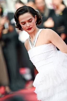 78eme Festival International du Film de Cannes Montée des marches Nouvelle Vague Festival de Cannes 2025 Red carpet Nouvelle vague Zoey Deutch 444525 2025 05 17 France  Copyright: xLionelxGuericolas MPPx STAR_444525_039