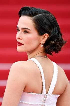 78eme Festival International du Film de Cannes Montée des marches Nouvelle Vague Festival de Cannes 2025 Red carpet Nouvelle vague Zoey Deutch 444525 2025 05 17 France  Copyright: xLionelxGuericolas MPPx STAR_444525_059