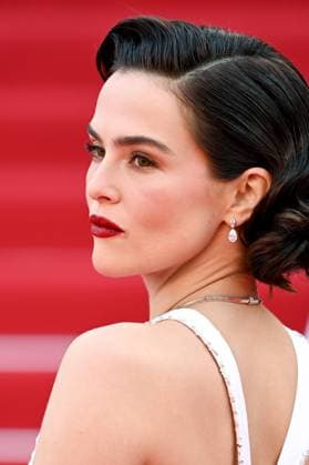 78eme Festival International du Film de Cannes Montée des marches Nouvelle Vague Festival de Cannes 2025 Red carpet Nouvelle vague Zoey Deutch 444525 2025 05 17 France  Copyright: xLionelxGuericolas MPPx STAR_444525_060