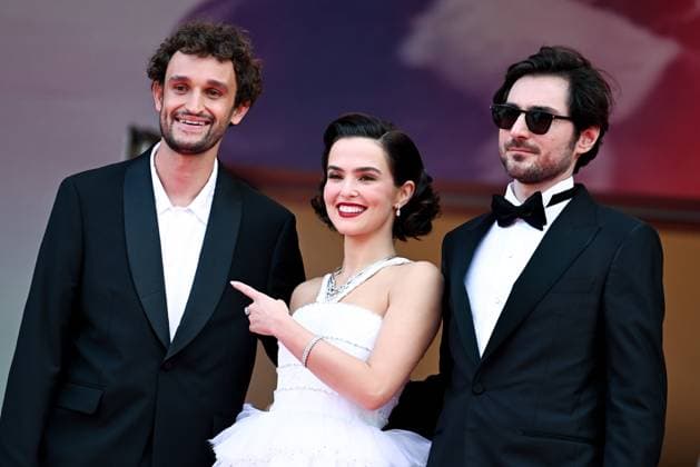 78eme Festival International du Film de Cannes Montée des marches Nouvelle Vague Festival de Cannes 2025 Red carpet Nouvelle vague Aubry Dullin, Zoey Deutch,Guillaume Marbeck 444525 2025 05 17 France  Copyright: xLionelxGuericolas MPPx STAR_444525_067