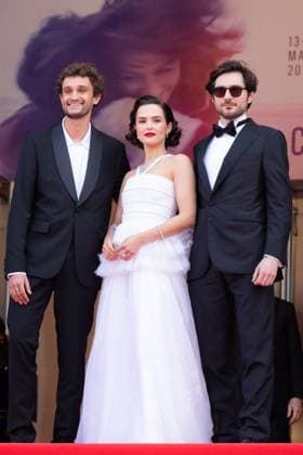Cannes - Nouvelle Vague Red Carpet Guillaume Marbeck, Aubry Dullin attend the Nouvelle Vague (New Wave) red carpet at the 78th annual Cannes Film Festival at Palais des Festivals on May 17, 2025 in Cannes, France. Photo by Shootpix ABACAPRESS.COM Cannes France  Copyright: xShootpix ABACAx