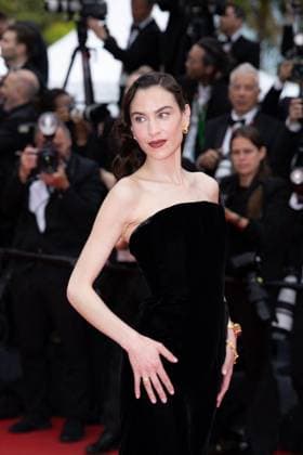 Cannes - Nouvelle Vague Red Carpet Alexa Chung attends the Nouvelle Vague (New Wave) red carpet at the 78th annual Cannes Film Festival at Palais des Festivals on May 17, 2025 in Cannes, France. Photo by Shootpix ABACAPRESS.COM Cannes France  Copyright: xShootpix ABACAx