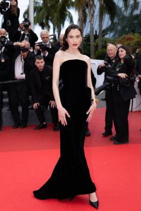Internationale Filmfestspiele von Cannes 2025, Die schönsten Looks Cannes - Nouvelle Vague Red Carpet Alexa Chung attends the Nouvelle Vague (New Wave) red carpet at the 78th annual Cannes Film Festival at Palais des Festivals on May 17, 2025 in Cannes, France. Photo by Shootpix ABACAPRESS.COM Cannes France  Copyright: xShootpix ABACAx