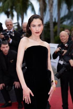 Cannes - Nouvelle Vague Red Carpet Alexa Chung attends the Nouvelle Vague (New Wave) red carpet at the 78th annual Cannes Film Festival at Palais des Festivals on May 17, 2025 in Cannes, France. Photo by Shootpix ABACAPRESS.COM Cannes France  Copyright: xShootpix ABACAx